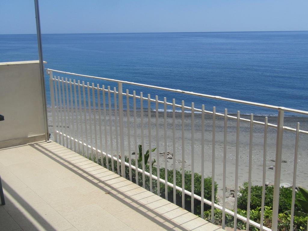Appartamento Mare Mare Forza dʼAgro Exterior foto